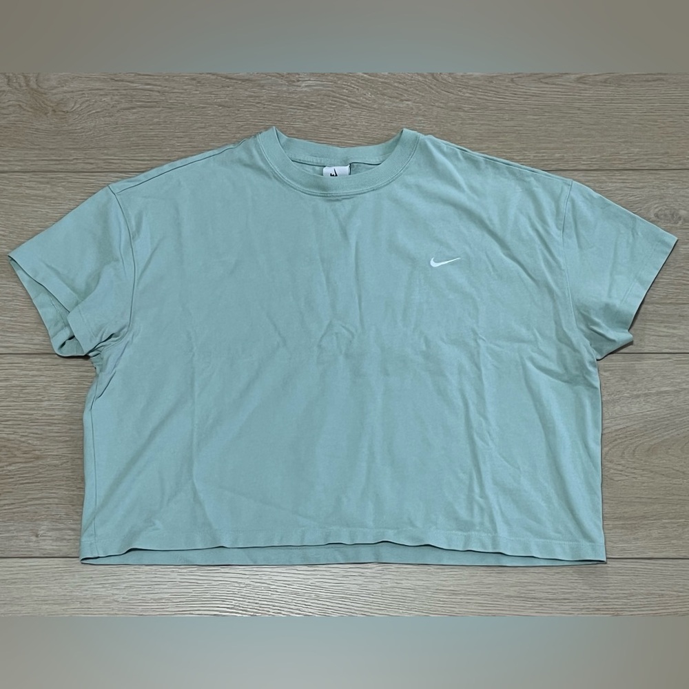 Nike Women's Cropped T-Shirt - Mint Green
